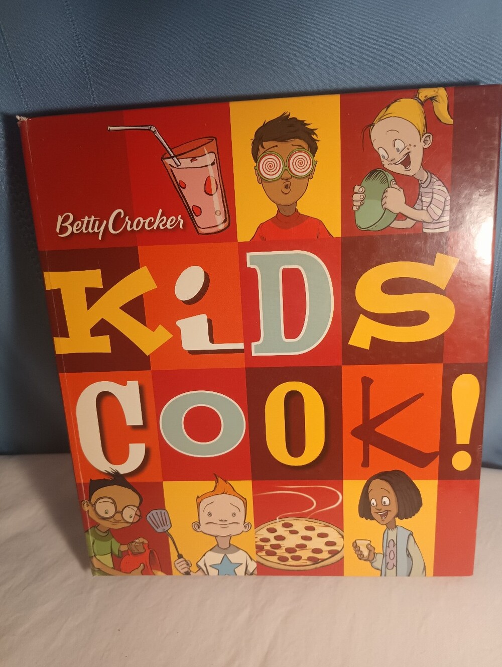 Betty Crocker Kids Cook! Cookbook - Red, Orange, Yellow